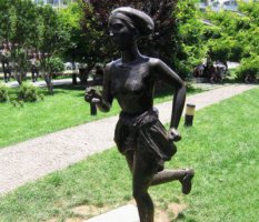 铜雕公园奔跑人物雕塑