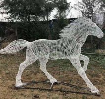 不锈钢公园镂空奔马雕塑