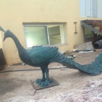 青铜孔雀雕塑-创意孔雀玻璃钢动物雕塑摆件