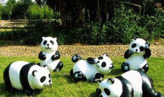 熊猫雕塑- 校园游乐园摆放的仿真卡通满地打滚玩耍玻璃钢熊猫雕塑