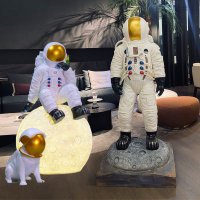 太空人物和狗
