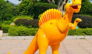 黄色腕龙卡通恐龙雕塑