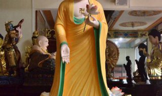 如来佛祖雕塑-庙宇玻璃钢彩绘踏着祥云的如来佛祖雕塑